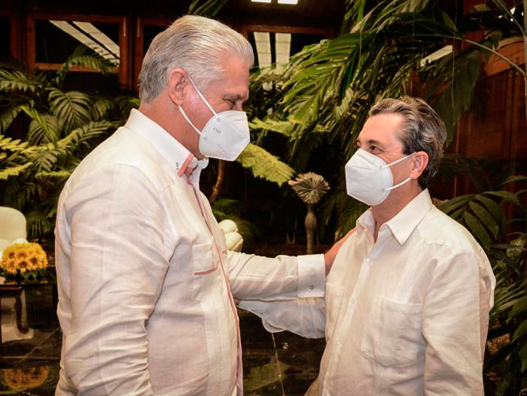 Miguel Díaz-Canel y José Luis Centella Gómez, presidente del Partido Comunista de España.