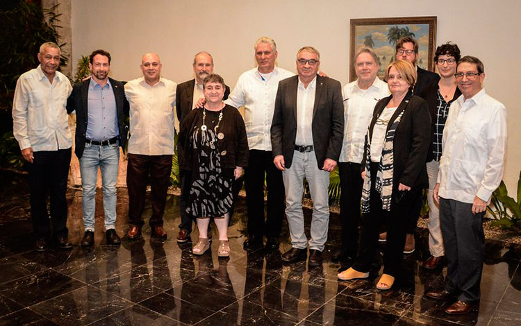 Delegación del Partido de la Izquierda Europea y presidente de Cuba, Miguel Díaz-Canel.