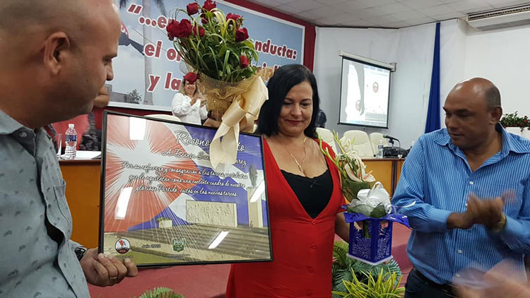 Despedida de Dunia Santana ílvarez de su cargo de jefa del Departamento Ideológico del Comité Provincial del Partido en Villa Clara.