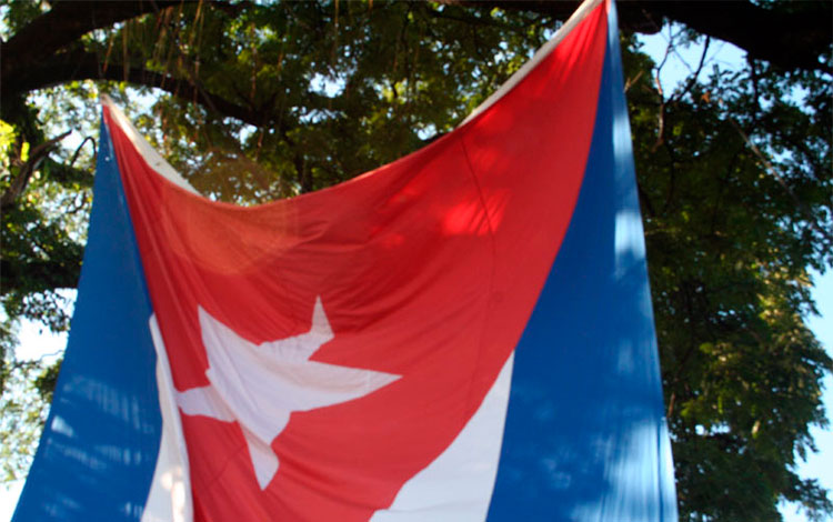 Bandera cubana en el acto por el 26 de Julio en Santo Domingo.