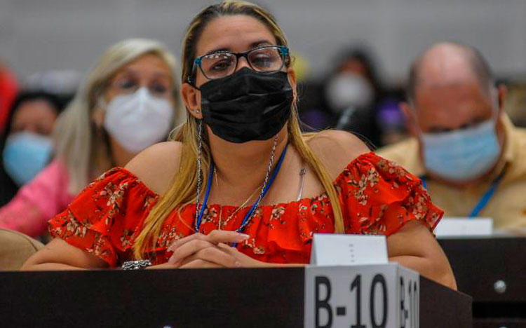  «El Código de las Familias responde a los compromisos internacionales asumidos por Cuba al ratificar tratados de derechos humanos como la Convención sobre la Eliminación de Todas las Formas de Discriminación contra la Mujer », recalcó el Primer Secretario. Foto: José M. Correa