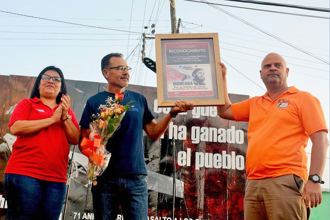 Por ser inspiración y continuidad no faltó el distingo a la Asociación de Combatientes de la Revolución Cubana.