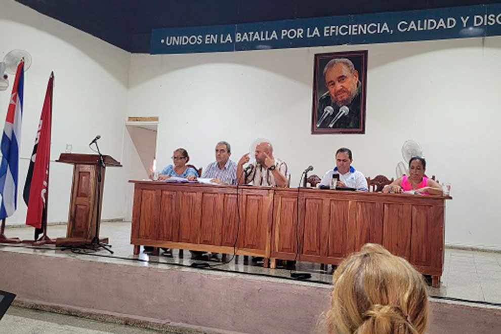 Reunión de conclusiones de la visita del Partido y el Gobierno en Villa Clara al municipio de Santo Domingo.