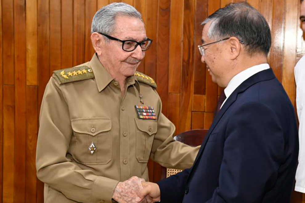 Raúl Castro y Li Shulei.