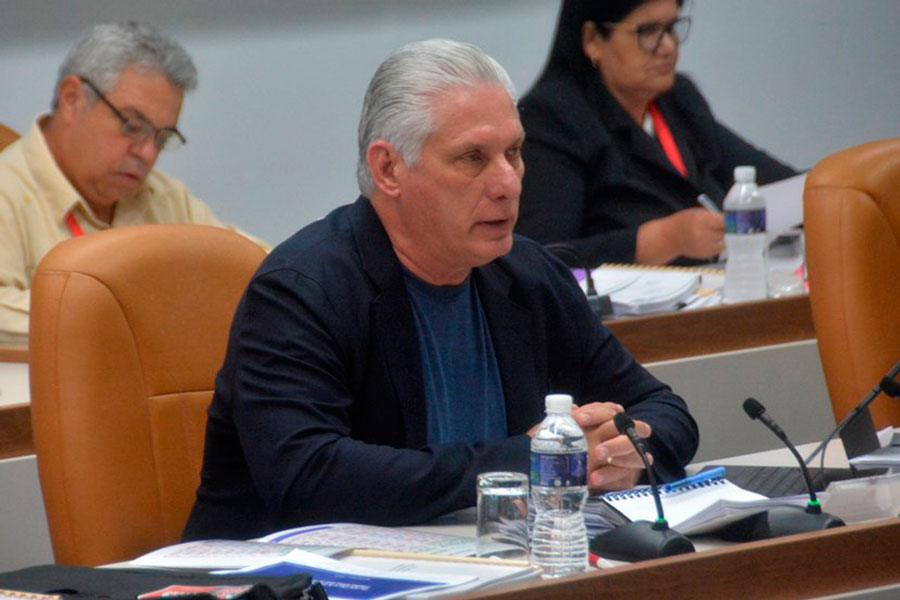 Miguel Díaz-Canel Bermúdez en la segunda jornada del IX Pleno del Comité Central del Partido.