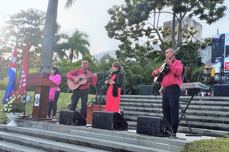 Agrupaciones musicales en el acto por el aniversario 66 del triunfo de la Revolución.