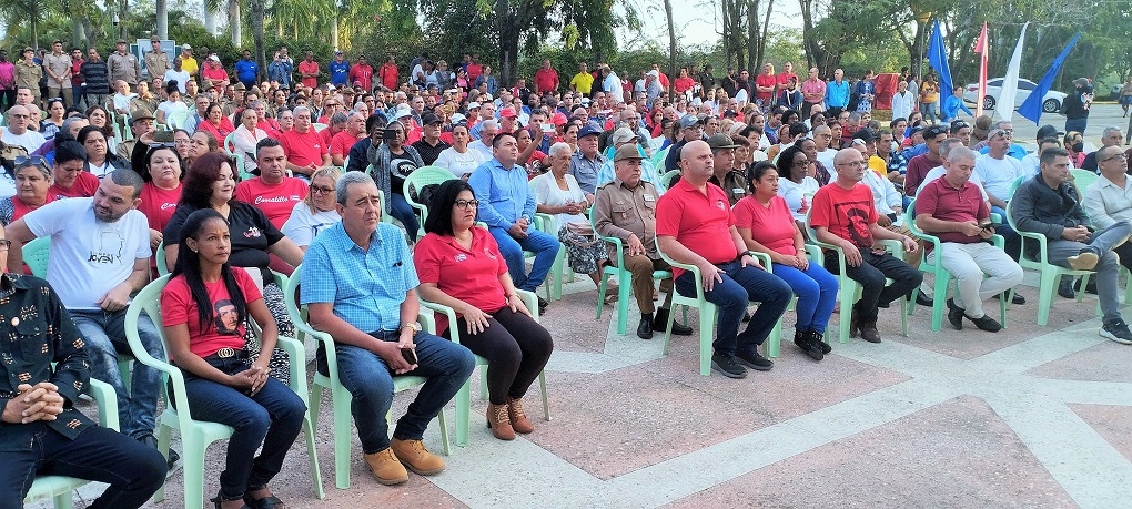 Presidencia del acto por el aniversario 66 del triunfo de la Revolución.