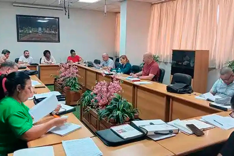 Buró Provincial del Partido en Villa Clara evalúa zafra azucarera.