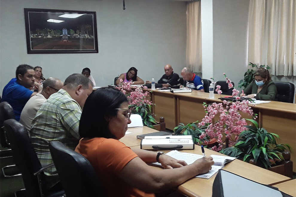 Reunión del Buró Provincial del PCC en Villa Clara con autoridades del sector hidráulico en el territorio.