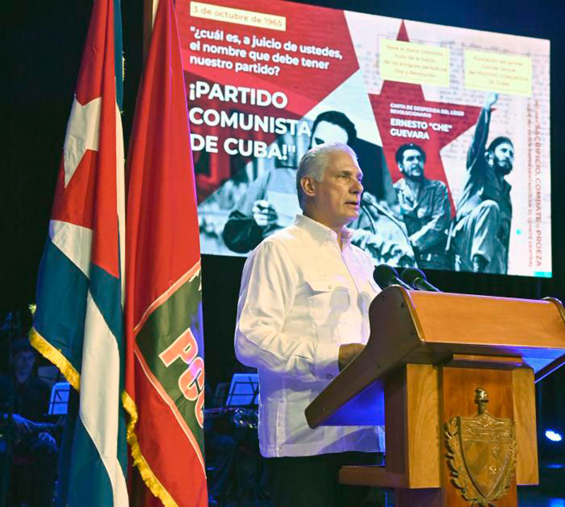 Presidente cubano, Miguel Díaz-Canel, pronuncia discurso por el aniversario 60 del primer Comité Central del Partido Comunista de Cuba.