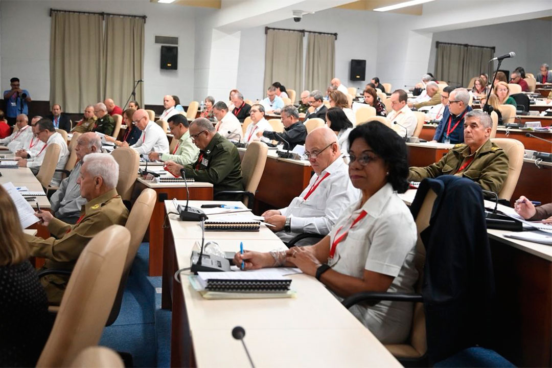 Miembros del CCPCC en el XI Pleno de la organización.