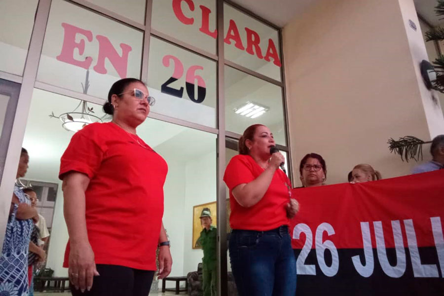 Primera secretaria del PCC y la gobernadora de Villa Clara en el acto por la condición a nivel de paísncabezan el acto efectuado en la sede del PCC en la provincia autoridades del Minint y las FAR realizan guarrd