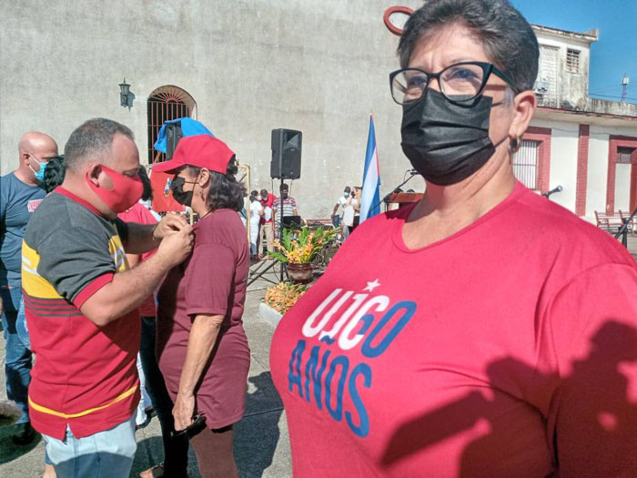 Trabajadores de la Unión de Jóvenes Comunistas recibieron la medalla Enrique Hart Dávalos.