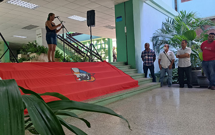 Recibimiento a jóvenes que participan en el campamento de verano, en la Universidad de Ciencias Médicas de Villa Clara.