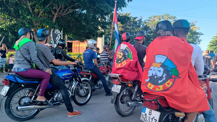 Salida de la caravana desde el Monumento a la Acción contra el Tren Blindado.