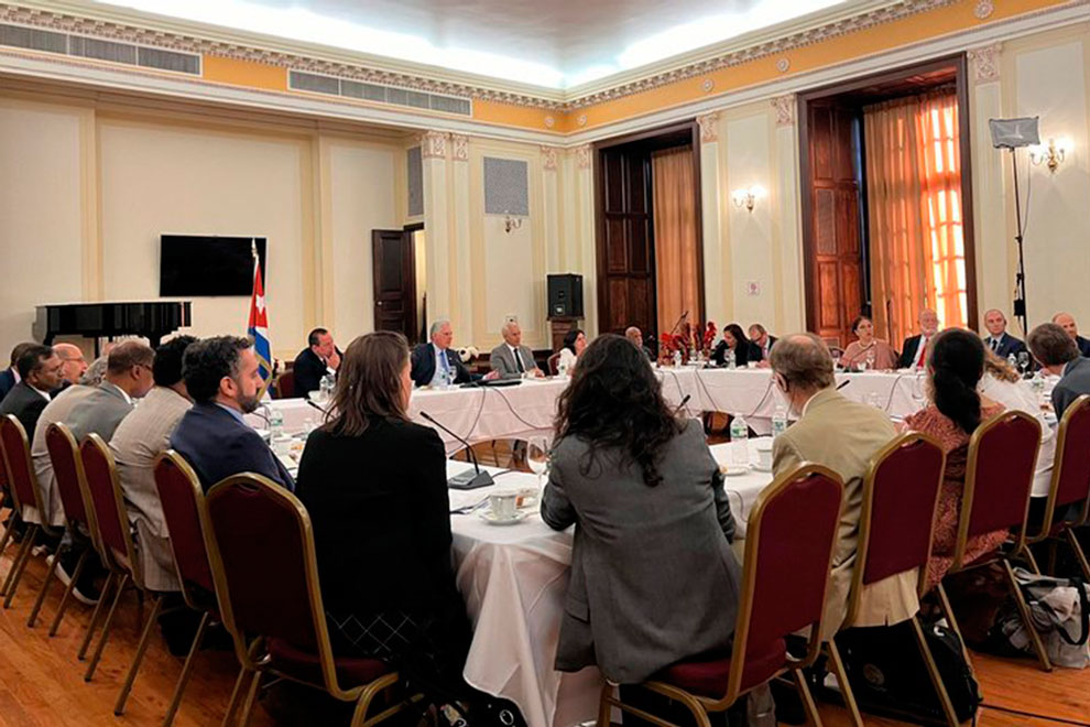 Encuentro con profesionales de la ciencia y las tecnologías.