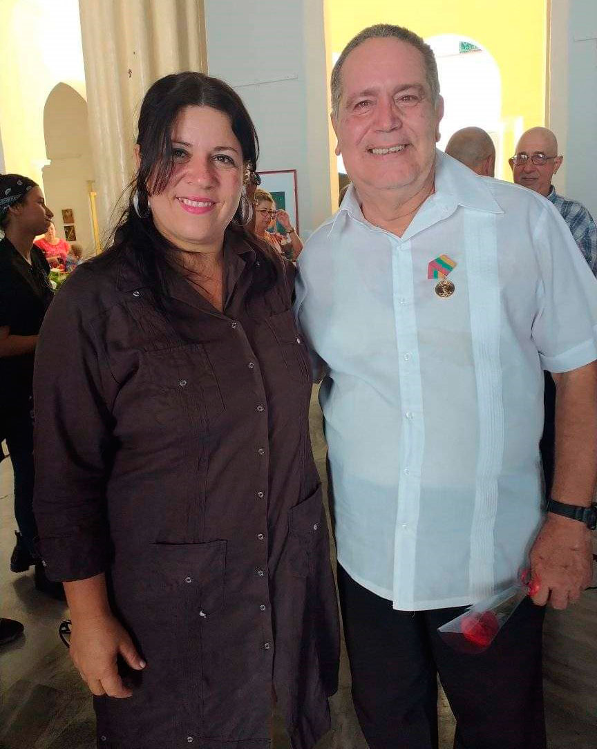 Ricardo González tras recibir la medalla Jesús Menéndez.