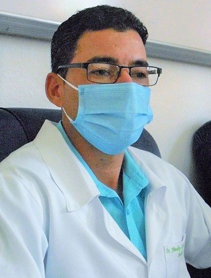 Doctor Randy Alfonso Chang, jefe del Programa Materno Infantil en Villa Clara.