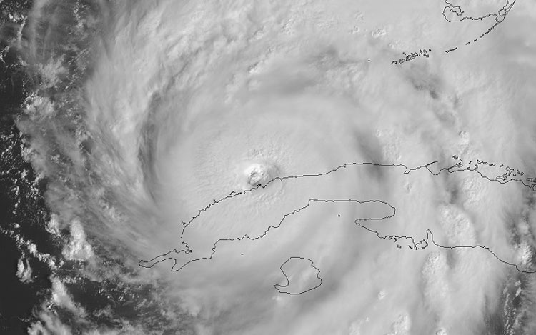 El poderoso ojo del huracán Ian a su salida de Cuba.