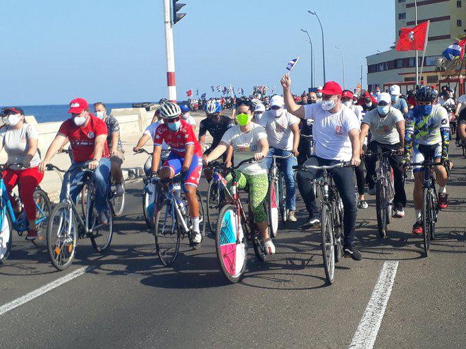 Caravana en La Habana