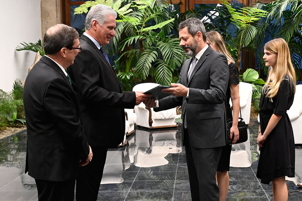 Díaz-Canel y Christian Vargas, embajador de la República Federativa del Brasil.