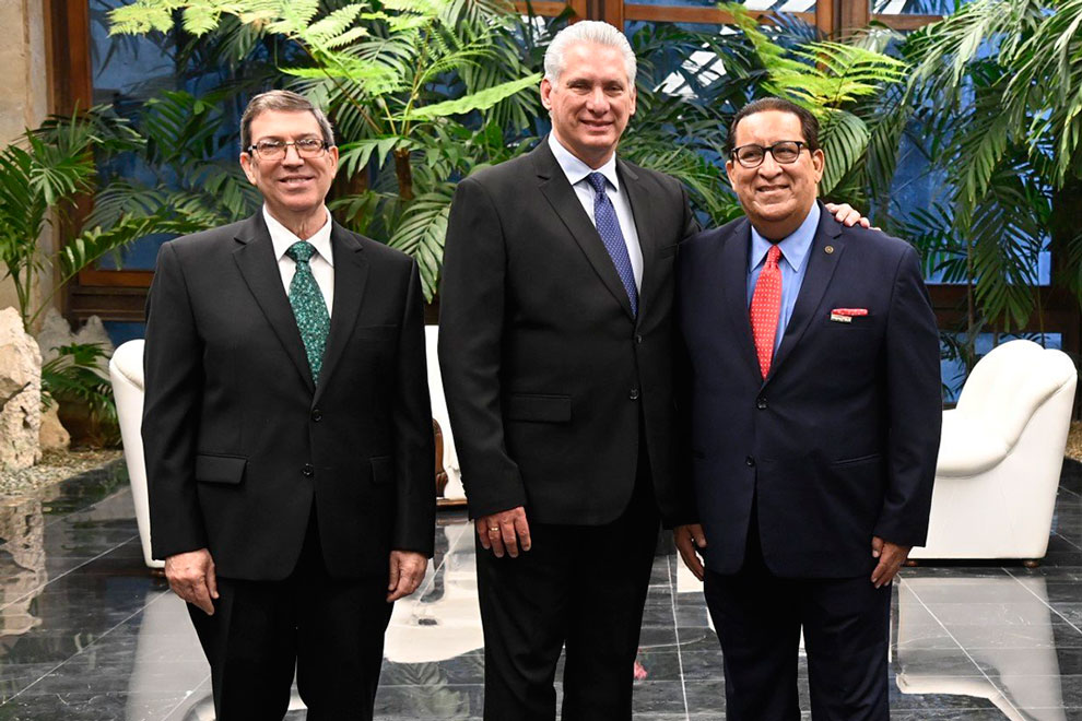 Díaz-Canel y Bruno Rodríguez junto a Orlando José Gómez Zamora, embajador de Nicaragua.