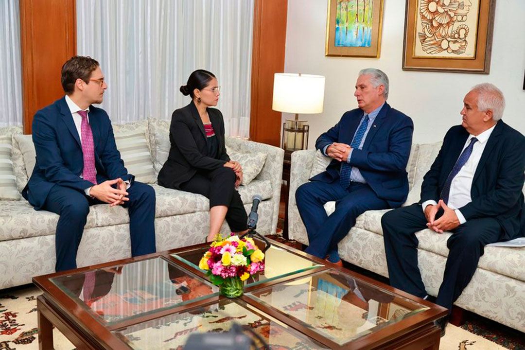 Encuentro del presiidente cubano, Miguel Díaz-Canel, con Carolina Rangel, secretaria general del Partido MORENA, de México.