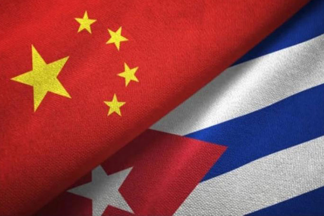 Banderas de Cuba y China