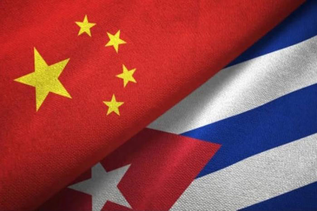 Banderas de Cuba y China