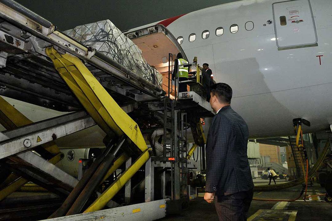 Envío por avión de ayuda humanitaria