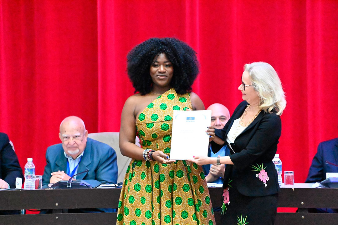 Premio Internacional José Martí de la Unesco a la activista Lizeth Quiñones Sánchez, líder de la Asociación de Parteras Unidas del Pacífico de Colombia (ASOPARUPA.