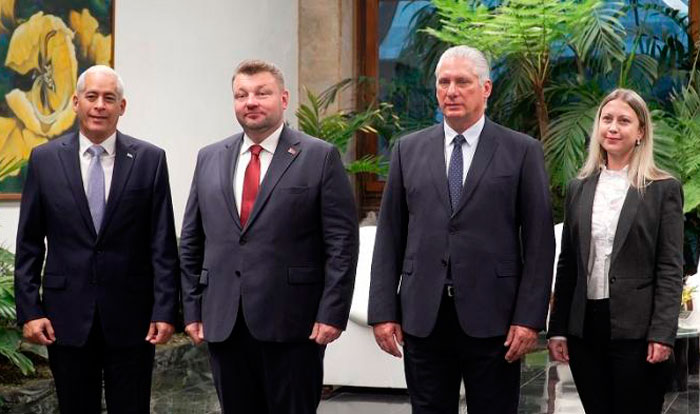 Presidente cubano, Miguel Díaz-Canel, recibe al embajador Vitaly Petrovich Borchuk, de la República de Belarús.