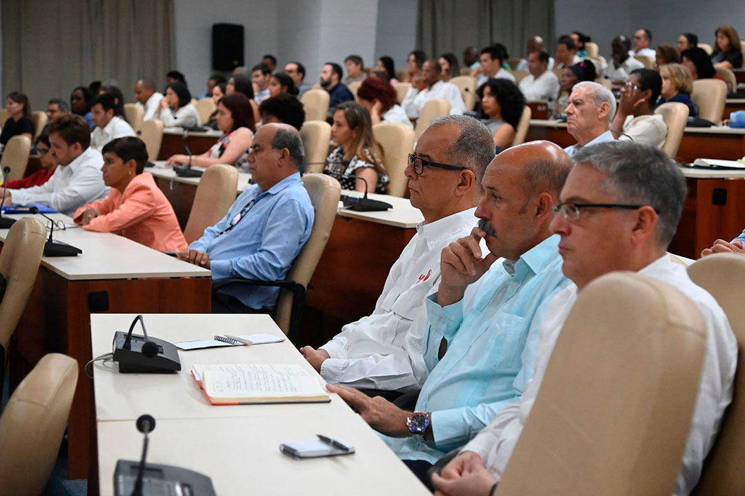 Participantes en el balance del trabajo del Minrex en 2024.