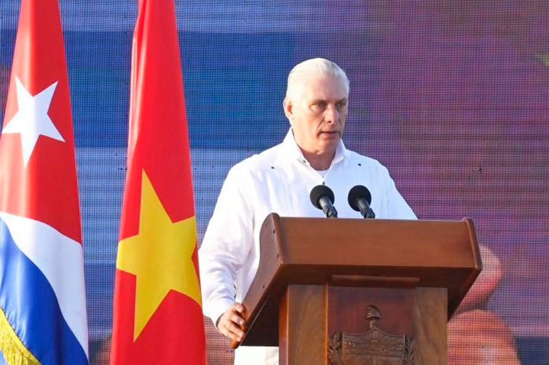 Presidente cubano, Miguel Díaz-Canel, pronuncia discurso por el aniversario 65 de las relaciones diplomáticas entre Cuba y Vietnam.