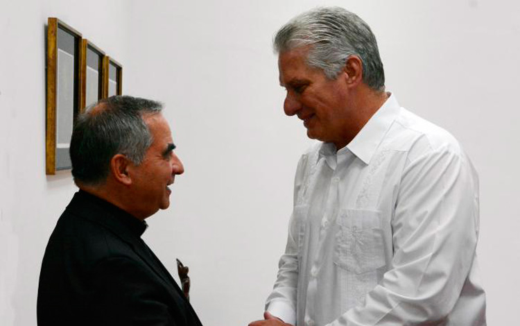 Encuentro de Miguel Dí­az-Canel con el Cardenal Giovanni Angelo Becciu, Prefecto de la Congregación para las Causas de los Santos de la Santa Sede Foto: Estudios Revolución