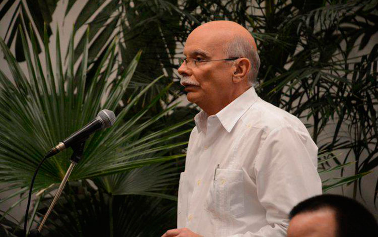 Francisco Mayobre, vicepresidente del Banco Central de Cuba.