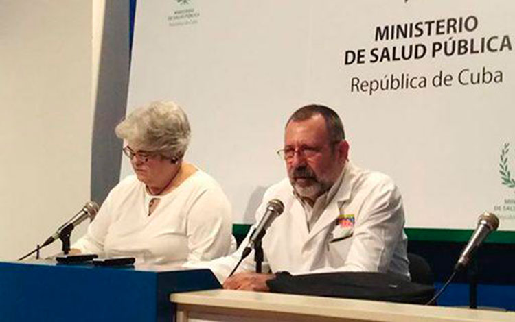 Conferencia de prensa sobre la COVID-19 en Cuba.