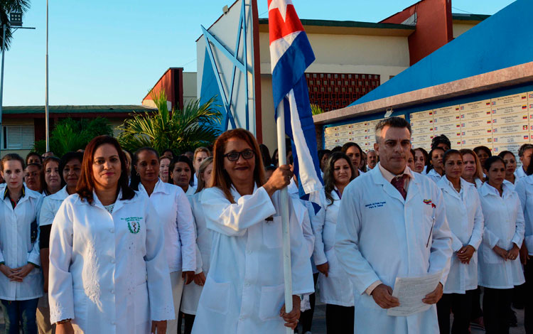 Brigada médica cubana parte a Jamaiaca para combatir la COVID-19.