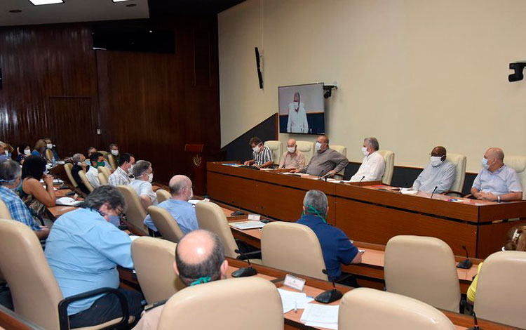 Reunión de análisis de la COVID-19 en Cuba, encabezada por el presidente, Miguel Díaz-Canel.