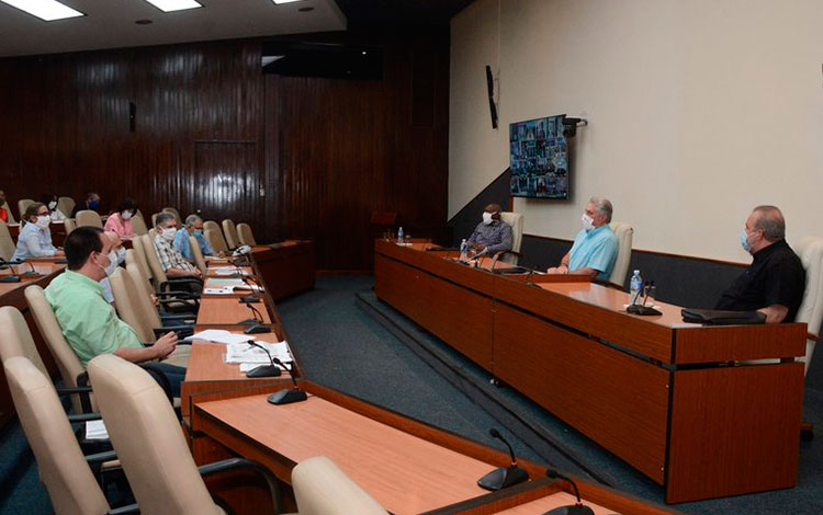Reunión de análisis de la COVID-19 en Cuba, encabezada por el presidente, Miguel Díaz-Canel.