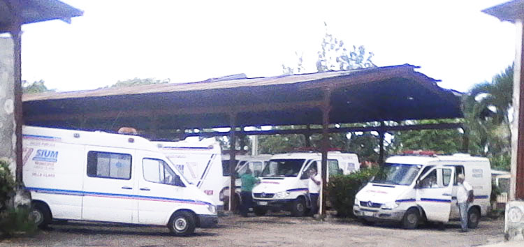 Ambulancias del Sistema Integral de Urgencias Médicas, en Santa Clara.