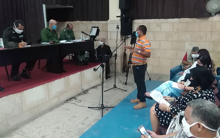 Representante de la ONURE en Villa Clara comparece ante el Consejo de Defensa. Representante de la ONURE en Villa Clara comparece ante el Consejo de Defensa.