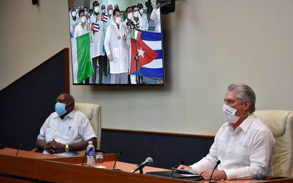 Presidente cubano, Miguel Díaz-Canel, pronuncia palabras de recibimiento a brigada médica cubana procedente de Crema, Italia.