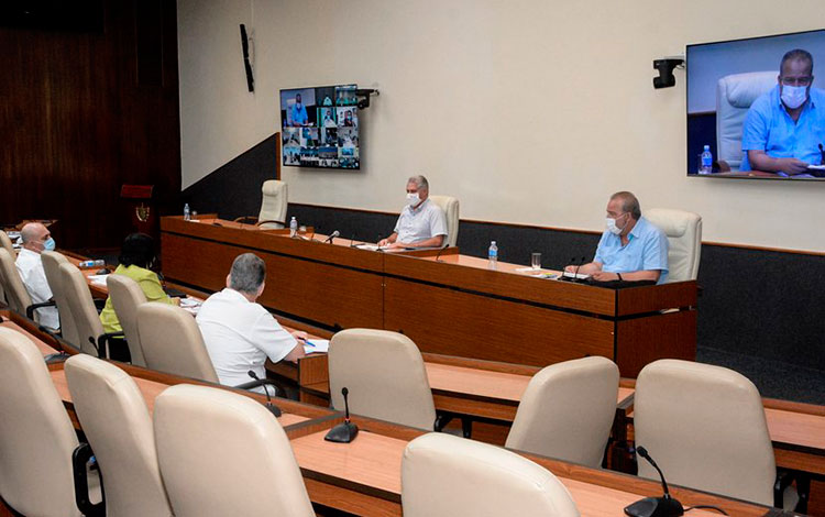 Reunión de análisis de la COVID-19 en Cuba, encabezada por el presidente, Miguel Díaz-Canel.