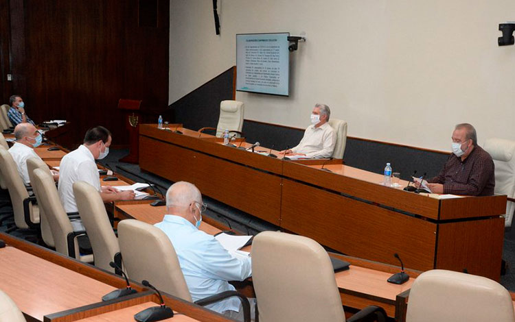 Reunión de análisis de la COVID-19 en Cuba, encabezada por el presidente, Miguel Díaz-Canel.