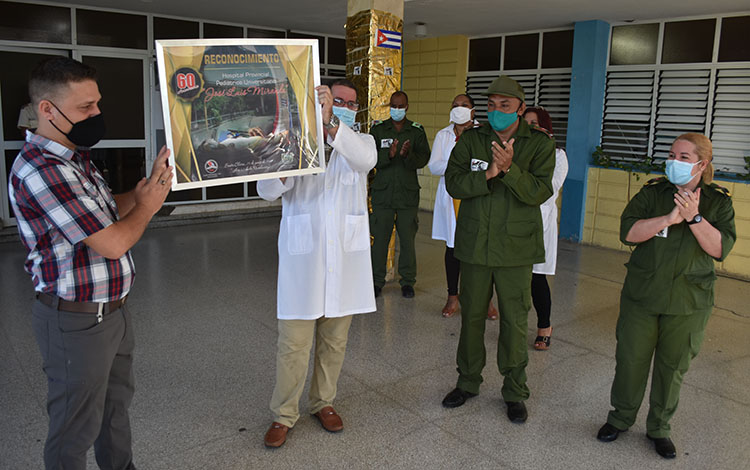 Reconocimiento al hospital pediátrico José Luis Miranda por sus 60 años de labor.
