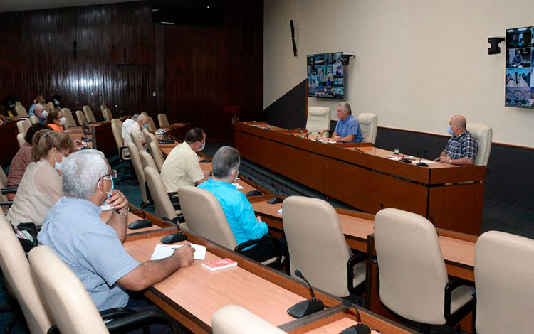 Reunión de análisis de la COVID-19 en Cuba, encabezada por el presidente, Miguel Díaz-Canel, el 18 de julio de 2020.