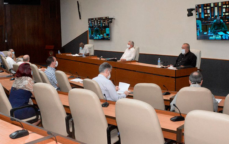 Reunión de análisis de la COVID-19 en Cuba, encabezada por el presidente, Miguel Díaz-Canel, el 24 de julio de 2020..