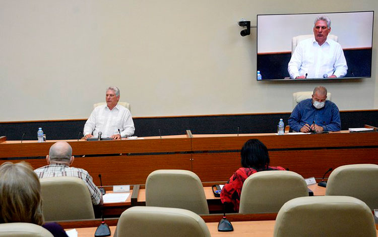 Reunión de análisis de la COVID-19 en Cuba, encabezada por el presidente cubano, Miguel Díaz-Canel.
