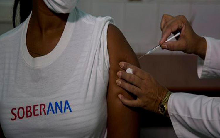 Inician ensayo clínico con candidato vacunal cubano Soberana. Foto: Ismael Francisco/ Cubadebate.